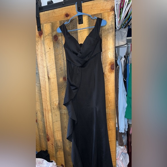 NWT black Kalinnu Evening Gown - Picture 1 of 3